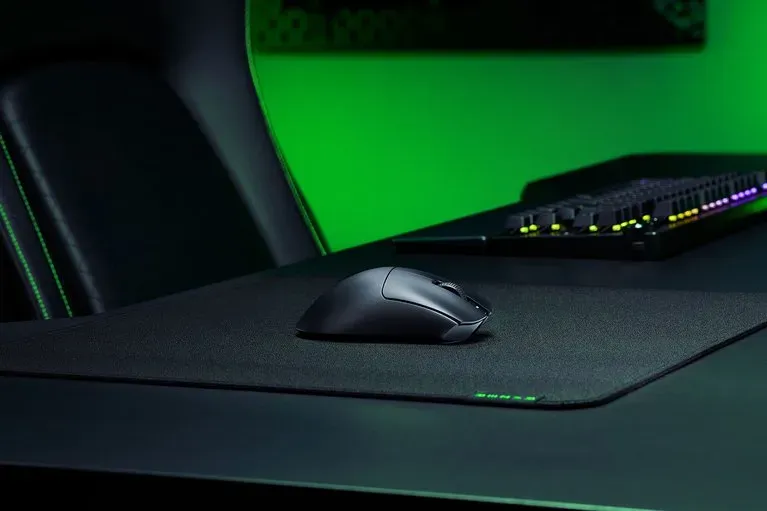Razer DeathAdder V3 HyperSpeed Wireless Gaming Mouse product photo