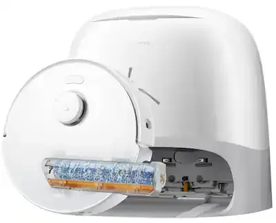 Roborock Qrevo Curv 2 Flow robot vacuum with curved edge design