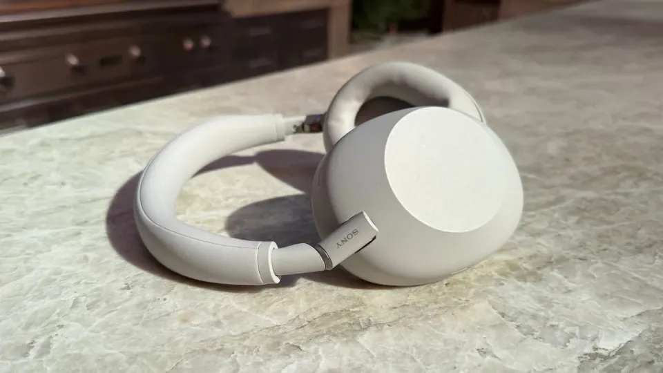 Top 10 Premium Noise Cancelling Headphones of 2026: Ranked